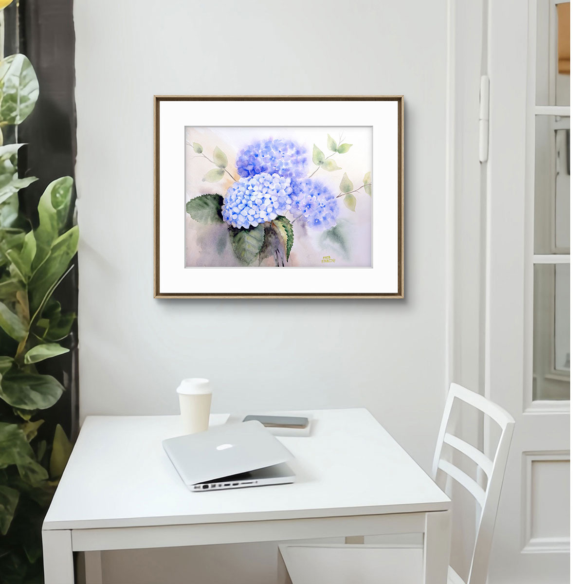 Oryginalna akwarela przedstawiająca fioletowo-niebieskie hortensje autorstwa Marty Konieczny na papierze Saunders Waterford.